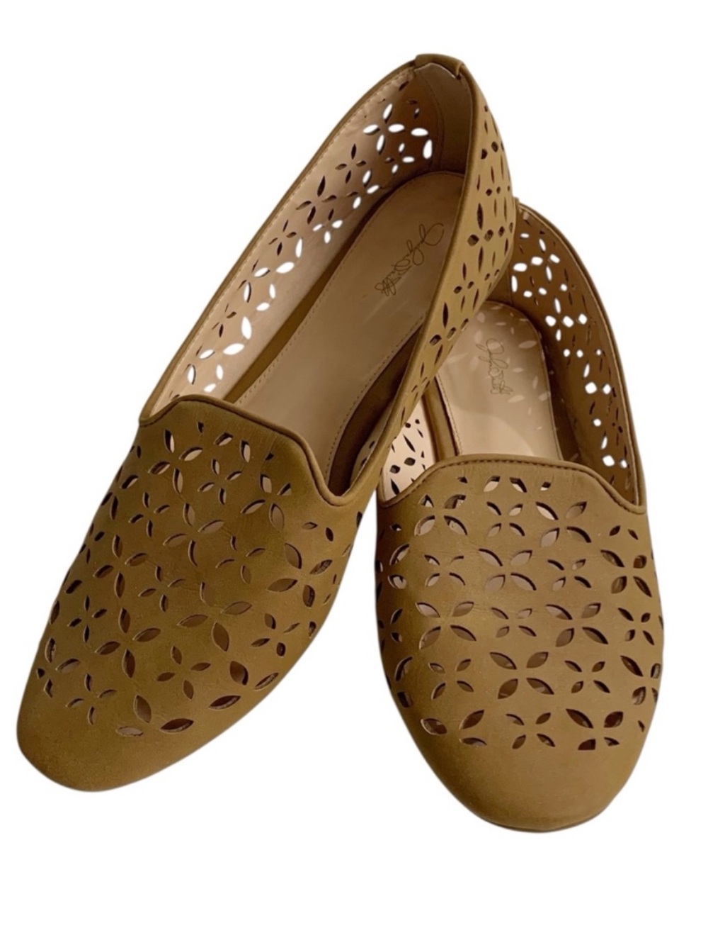 Jaclyn Smith Alisa Beige Flats Slip On Loafers Perforated Cut Outs Womens 9